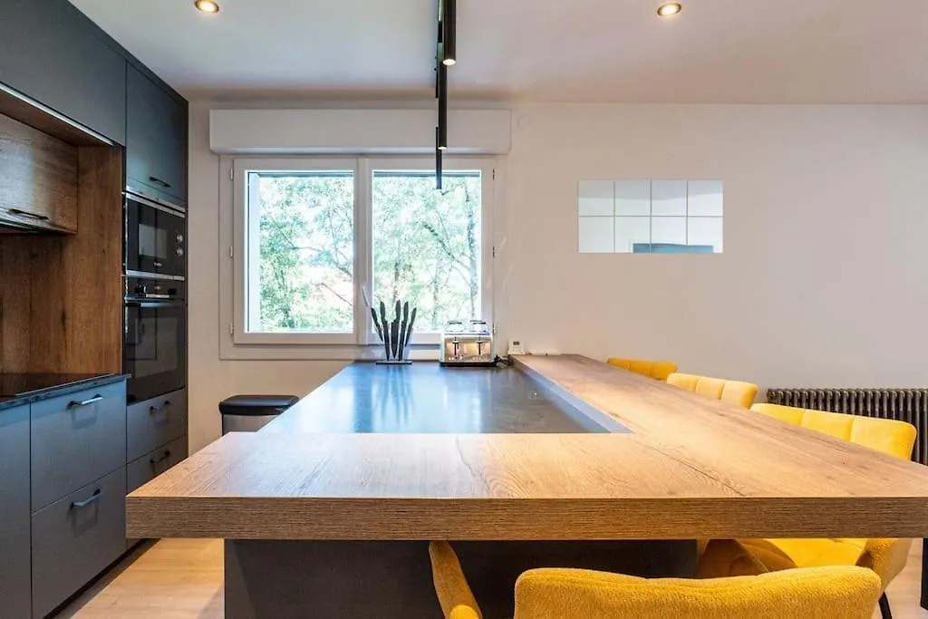 L'Oree Des Bois- Annecy Centre-3 Bedrooms-Parking Apartment